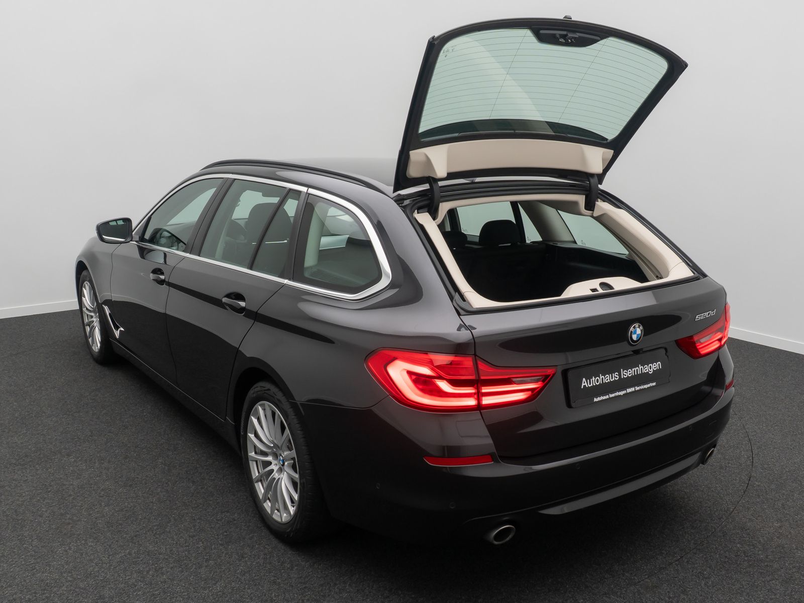 Fahrzeugabbildung BMW 520d Kamera HUD Alarm Geschwindig Sport 18Zoll