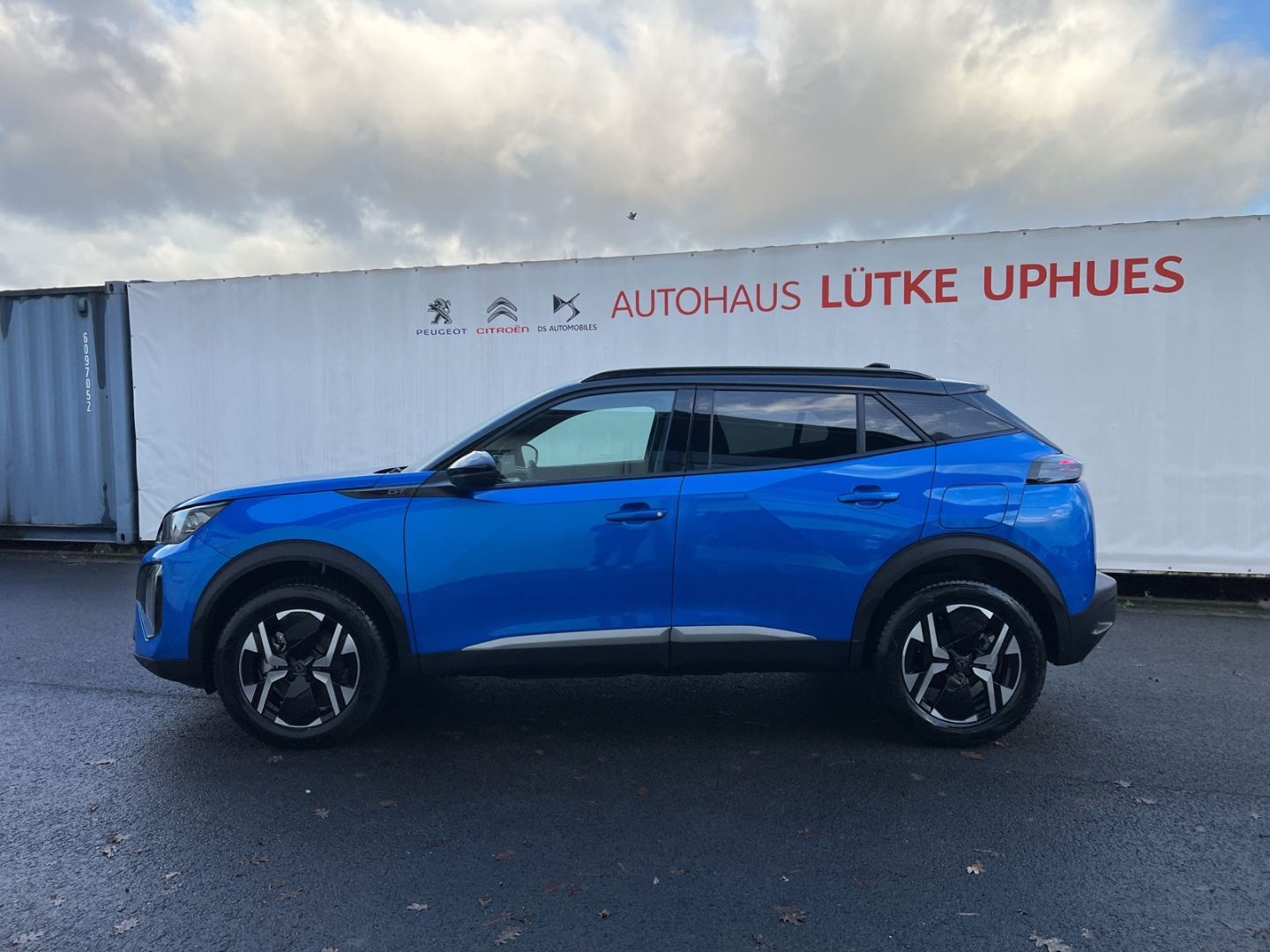 Fahrzeugabbildung Peugeot 2008 GT HYBRID 145 e-DSC6 Panorama Navi