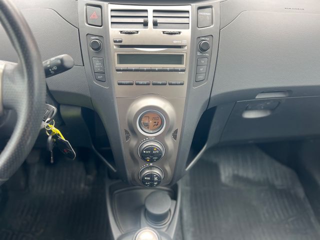 Toyota Yaris  Life
