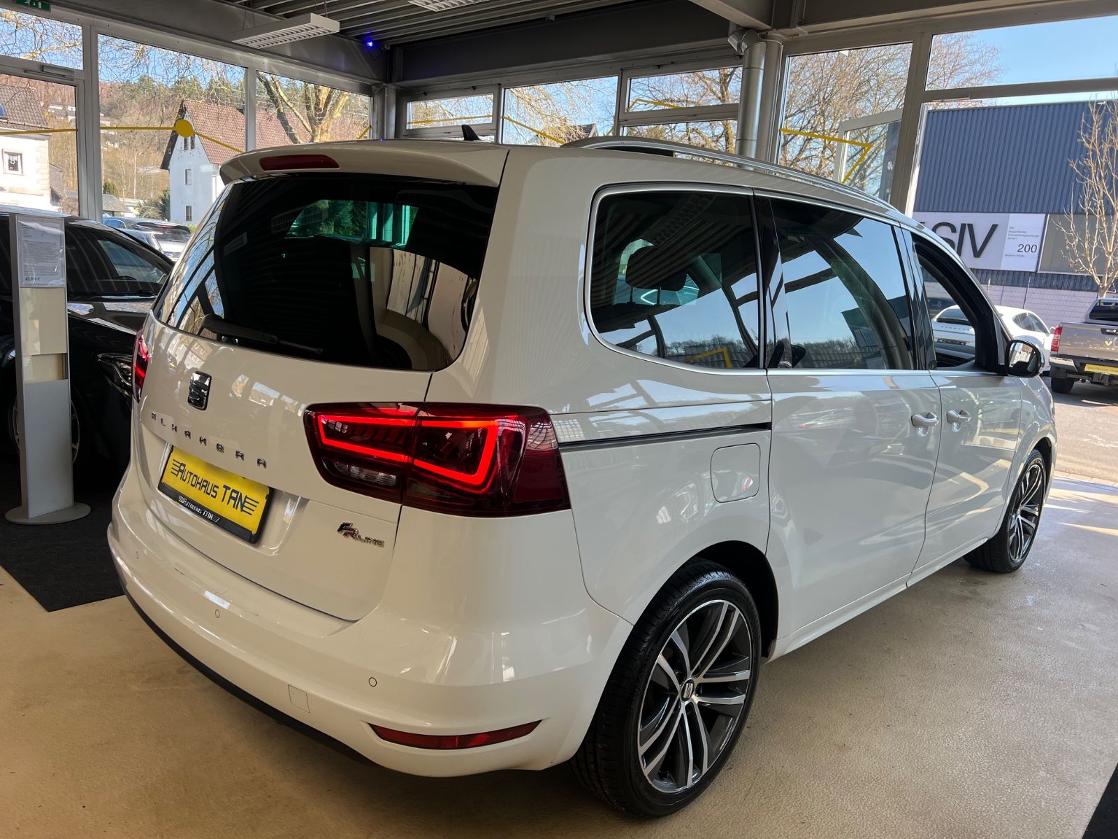 Fahrzeugabbildung SEAT Alhambra 2.0 TDI FR-Line * 7.SITZER *