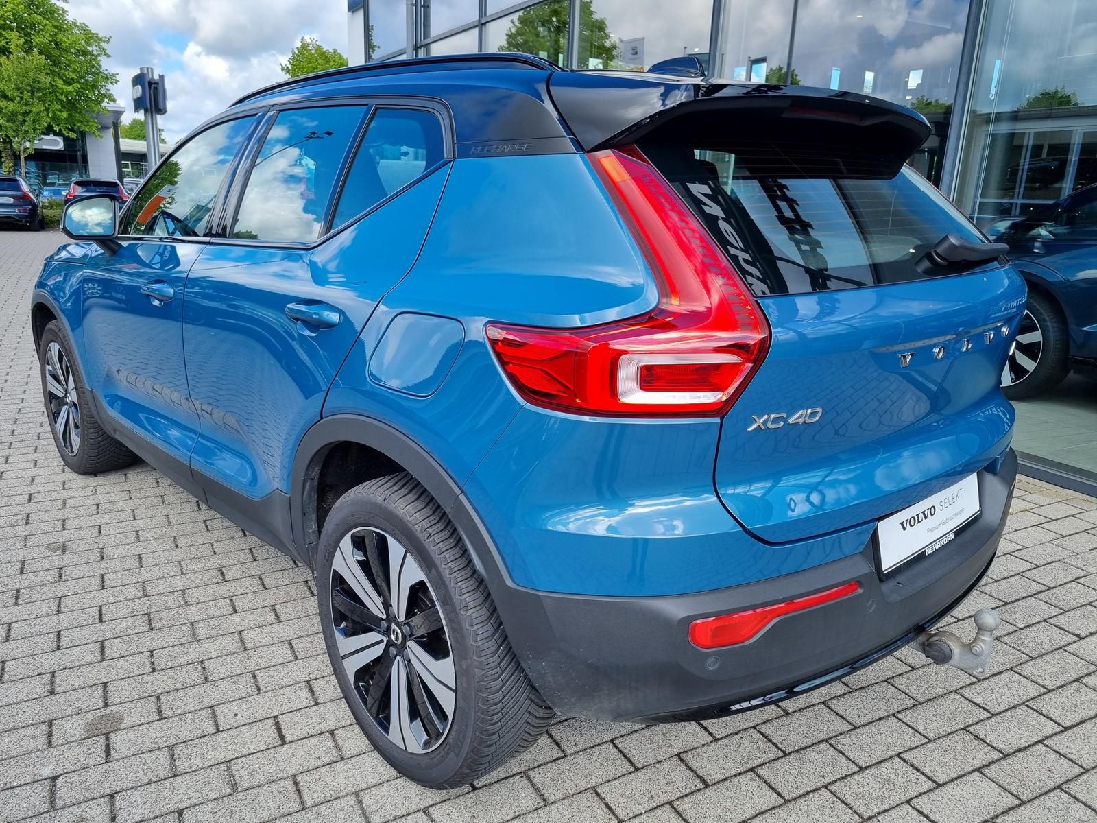 Fahrzeugabbildung Volvo XC40 Plus Recharge Pure Electric 2WD