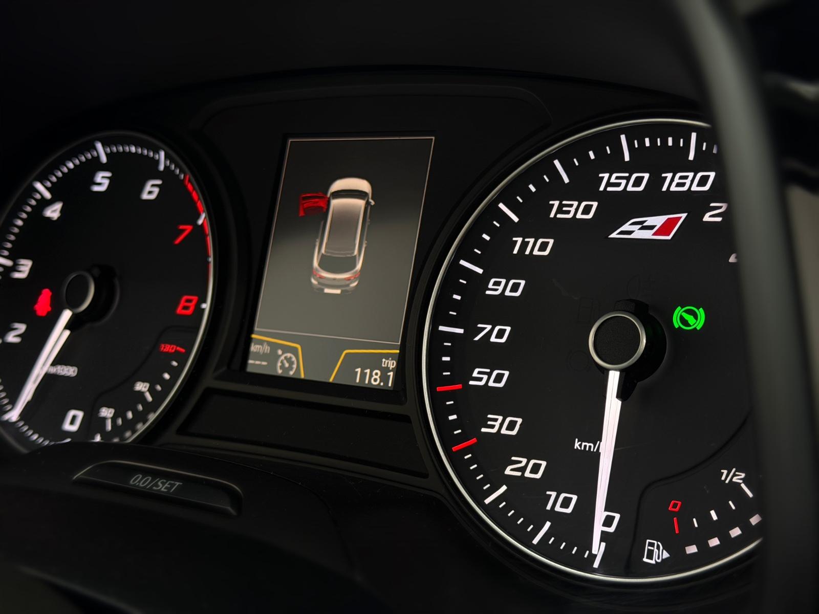 Seat Leon ST Cupra 290 ch DSG • Toit pano • Caméra • Cuir / Alcantara • DCC • Jantes 19"