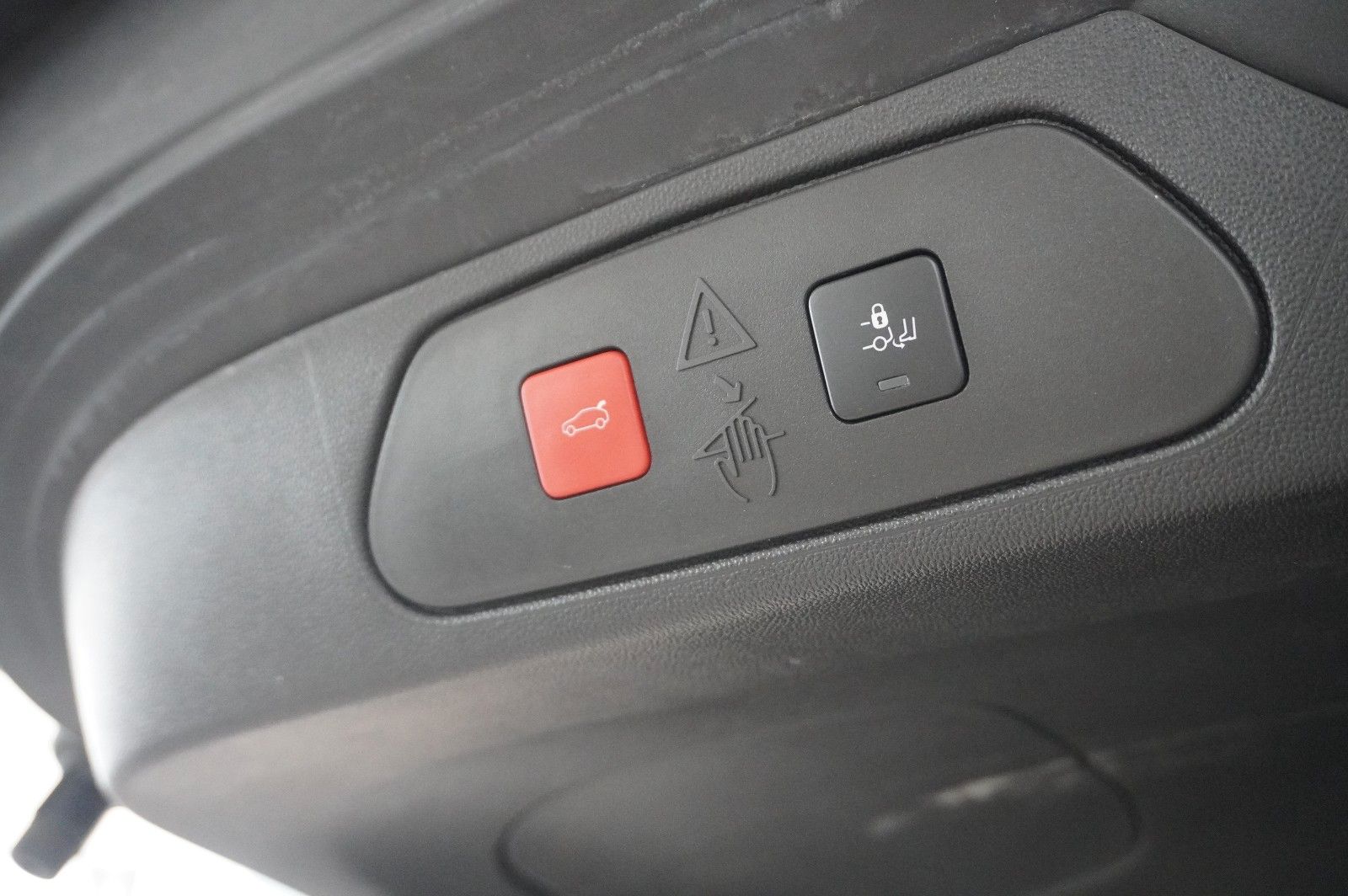 Fahrzeugabbildung Opel Grandland (X) 1.6T GSe HYBRID 4X4 NAVI/LED/SPORT