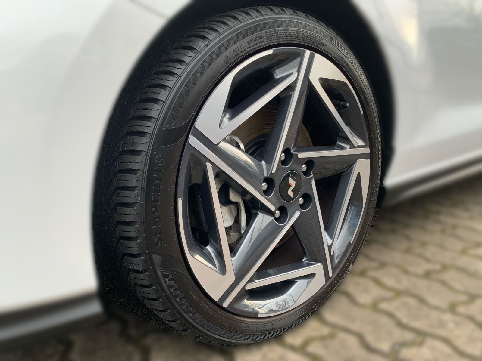 Fahrzeugabbildung Hyundai i30 1.5 T-GDI N Line Mild-Hybrid Pan Dach Sitz P