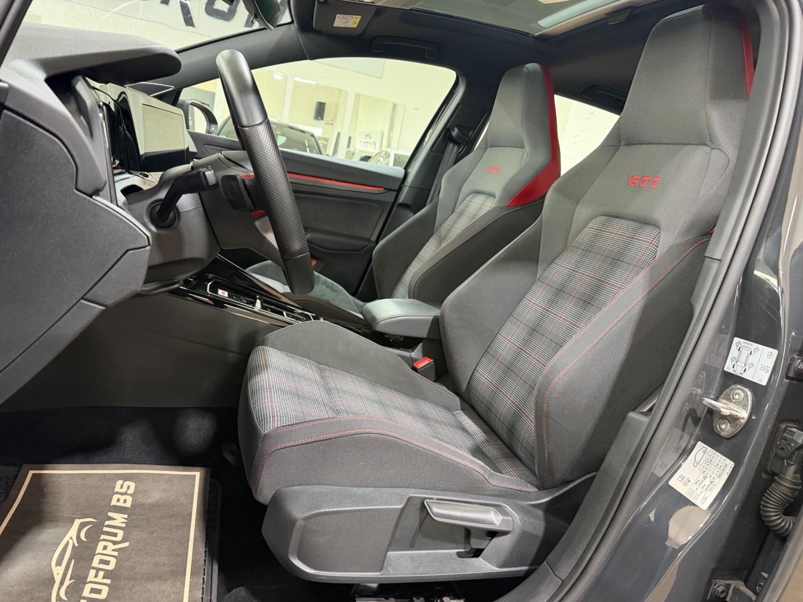 Volkswagen Golf VIII Lim. GTI 2.0TSI DSG/PANO/18"/ACC/SOUND, миниатюра 14