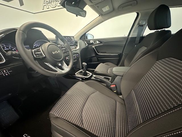 Fahrzeugabbildung Kia Ceed Vision Klimaanlage Navi SpurhalteASS DAB