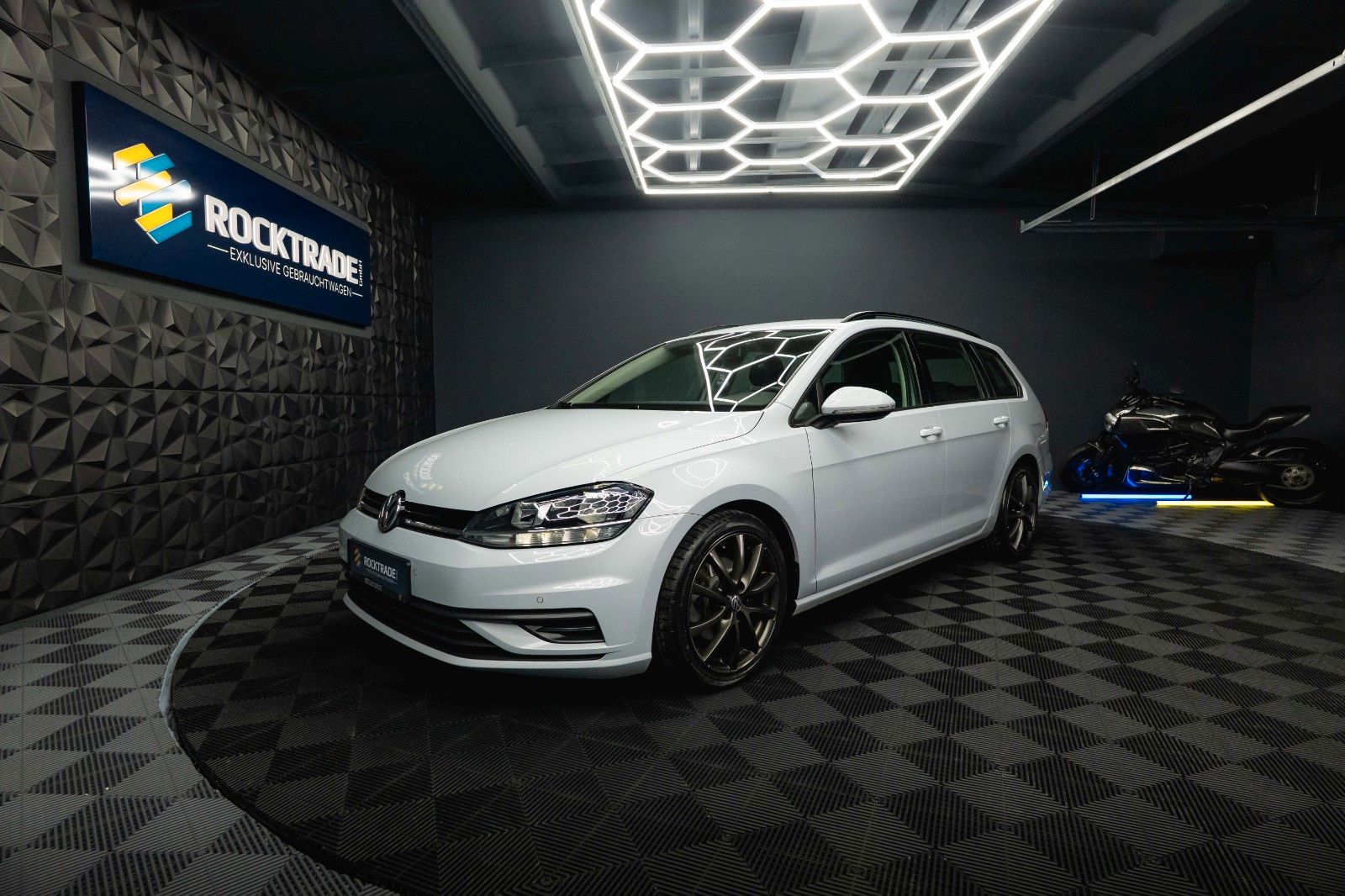 Fahrzeugabbildung Volkswagen Golf VII Variant Trendline *Perlmutt*Kamera*Navi