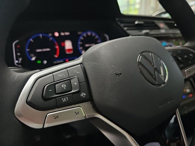 Fahrzeugabbildung Volkswagen Touran 2.0 TDI DSG Highline AHK NAVI ACC RFK GJR