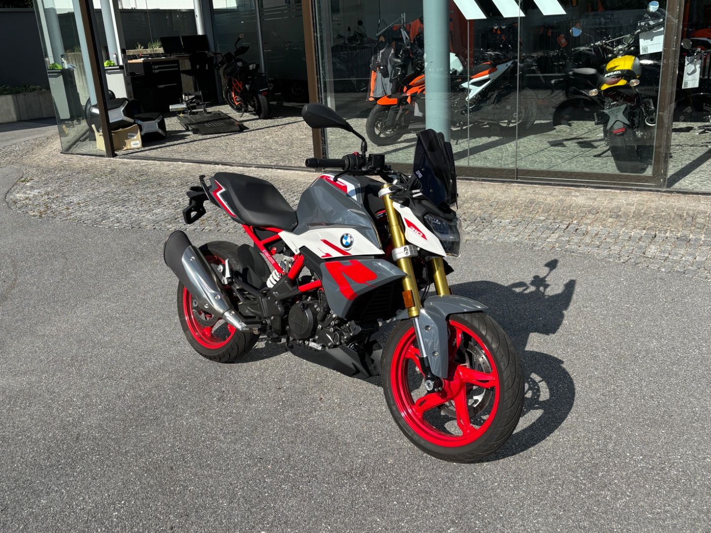 Fahrzeugabbildung BMW G 310 R Style Sport