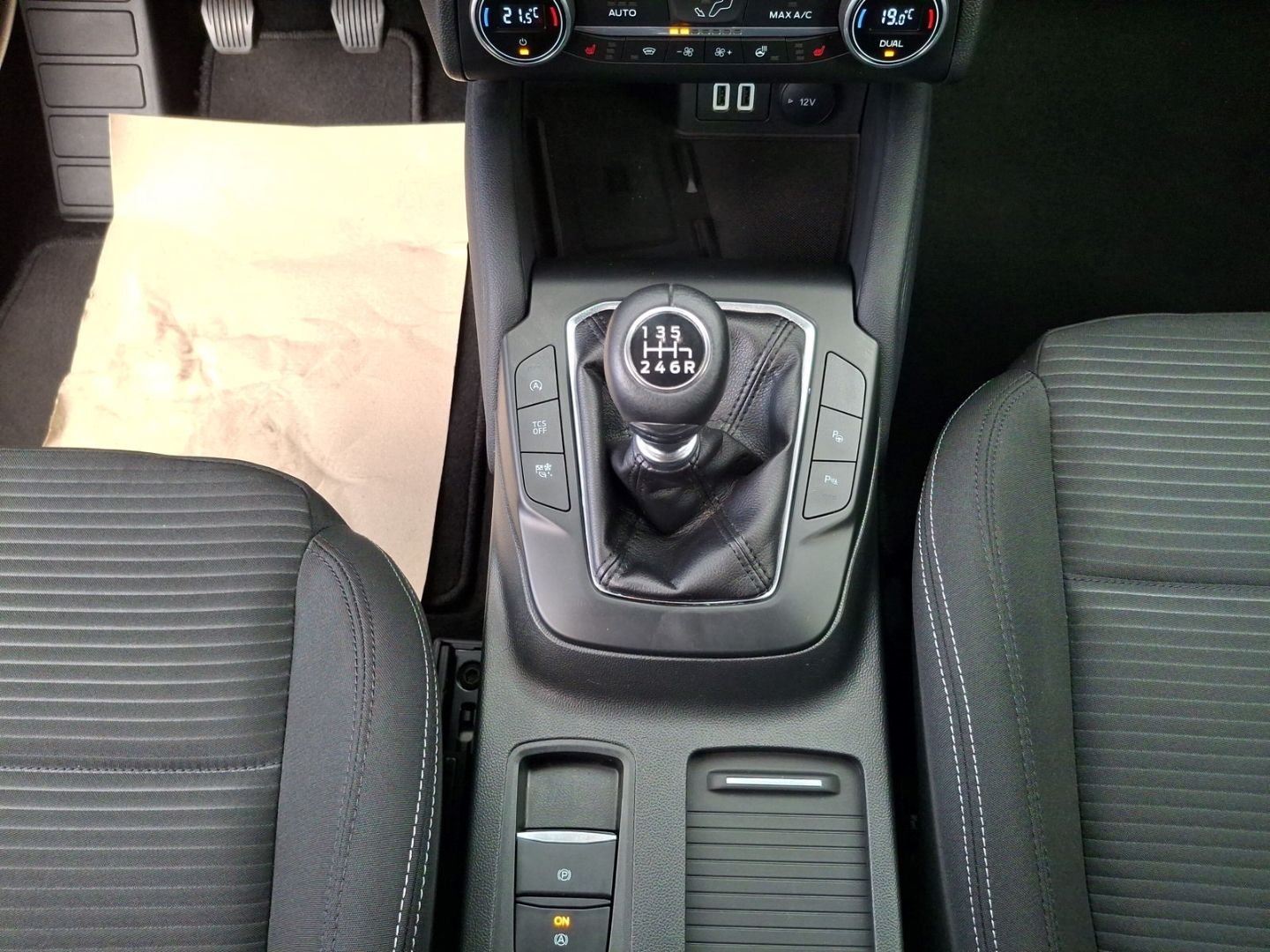 Fahrzeugabbildung Ford Focus Turnier Titanium 1.0 EcoBoost Mild-Hybrid