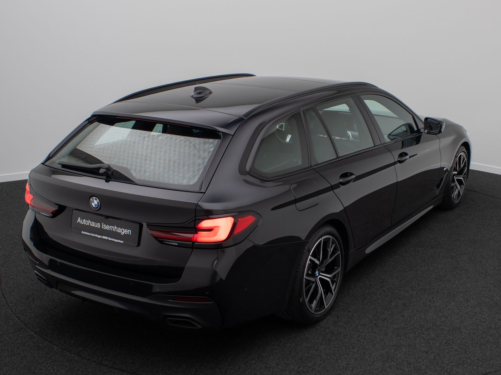 Fahrzeugabbildung BMW 530d M Sport HUD Panorama DAB Kamera HiFi 19Zoll