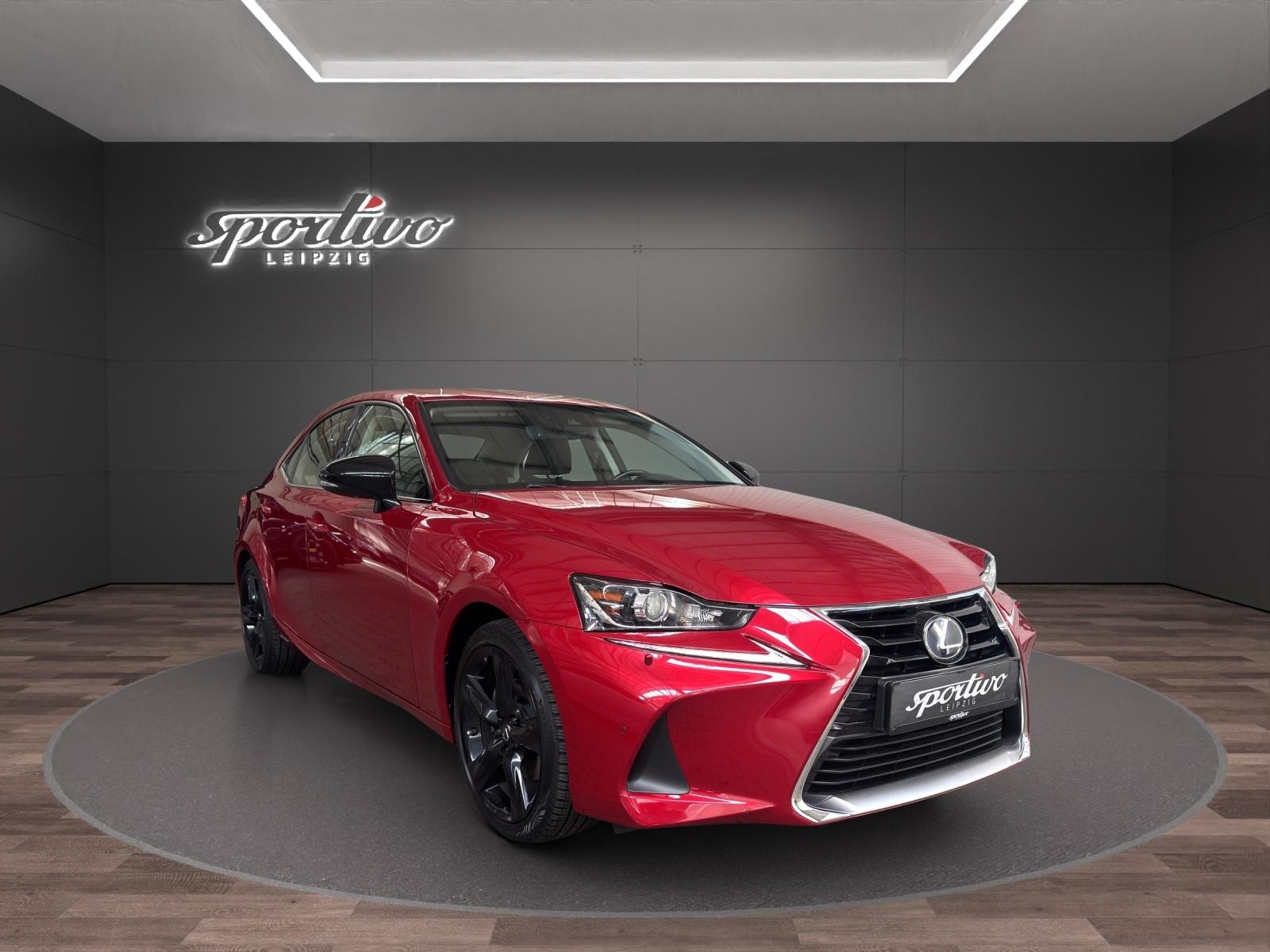 LEXUS IS 300H 2.5 HYBRIDE 181ch - GPS - PHARES LED - SIÈGES CHAUFFANTS - ANGLE MORT