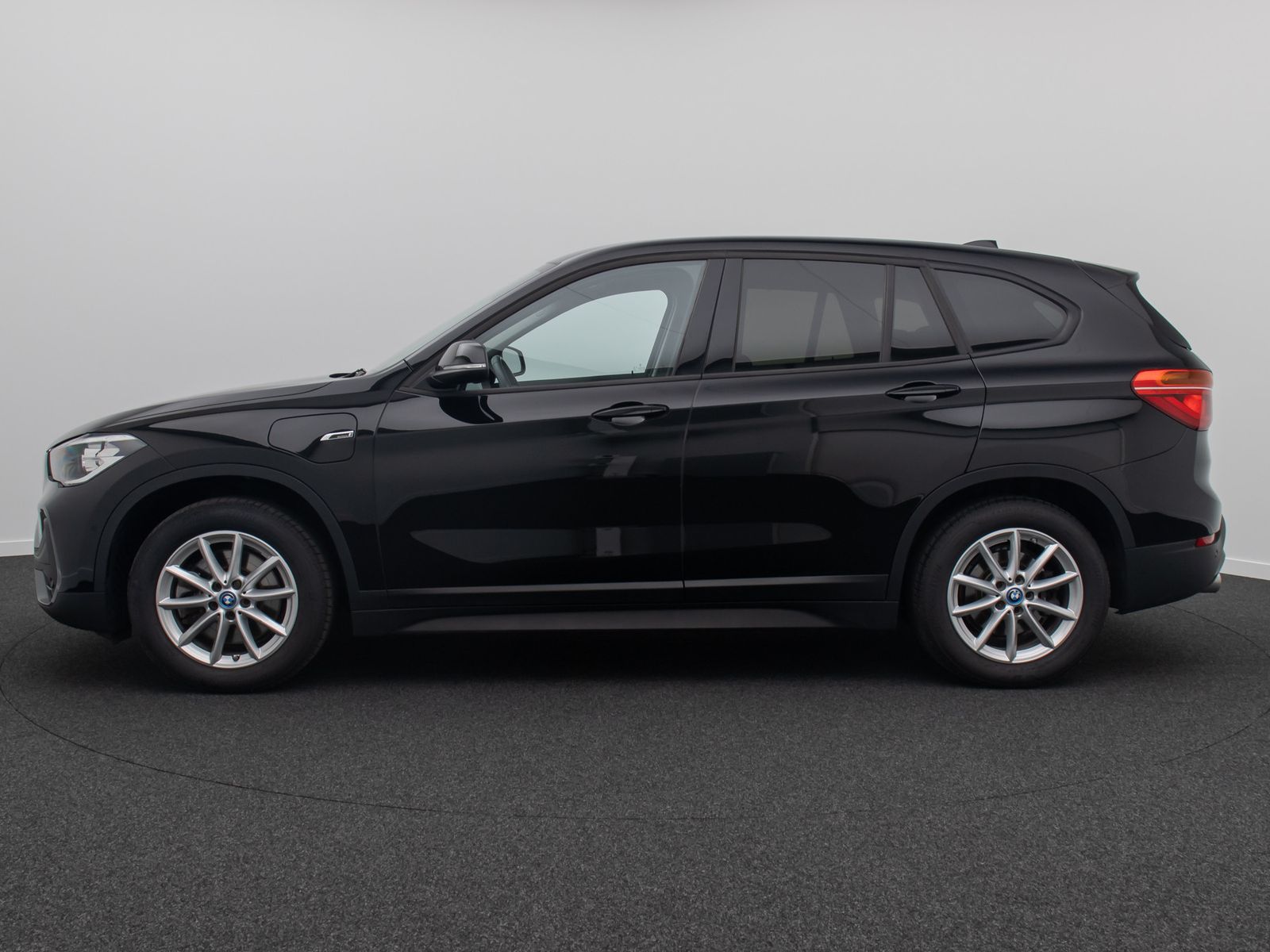 Fahrzeugabbildung BMW X1 xD25e Kamera HUD DAB Navi+ Stop&Go Komfort