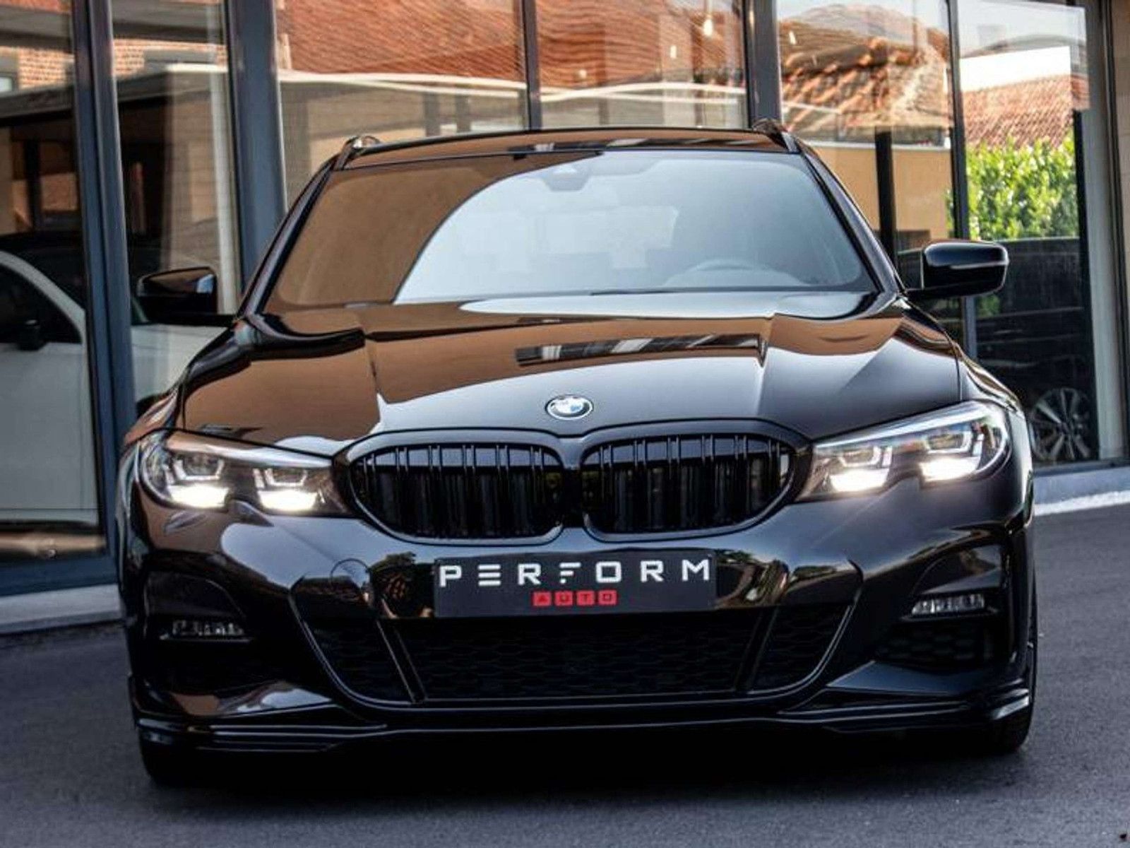 BMW 320 iAS*TOURING*M-PACK*TREKHAAK*AMBIENT LIGHT* imagem 3