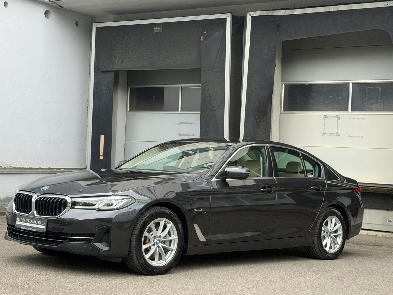 BMW 520 e LED BMW-Live-Cockpit 4-Zonen Ambiente 