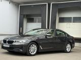 BMW 520 e LED BMW-Live-Cockpit 4-Zonen Ambiente  - BMW 520 mit Hybrid-Antrieb