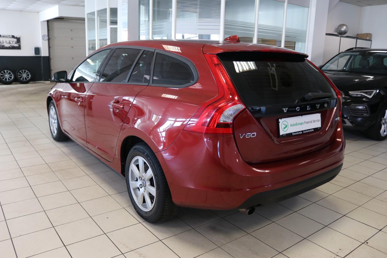 Volvo V60 2011 — photo 16