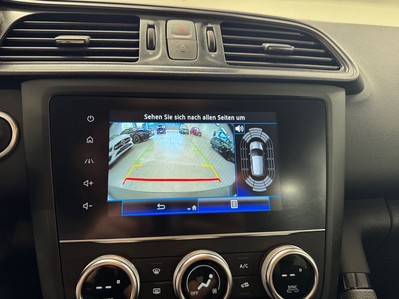 Fahrzeugabbildung Renault Kadjar 1.3 TCe 140 Limited*Navi*PDC*Sitzheizung*