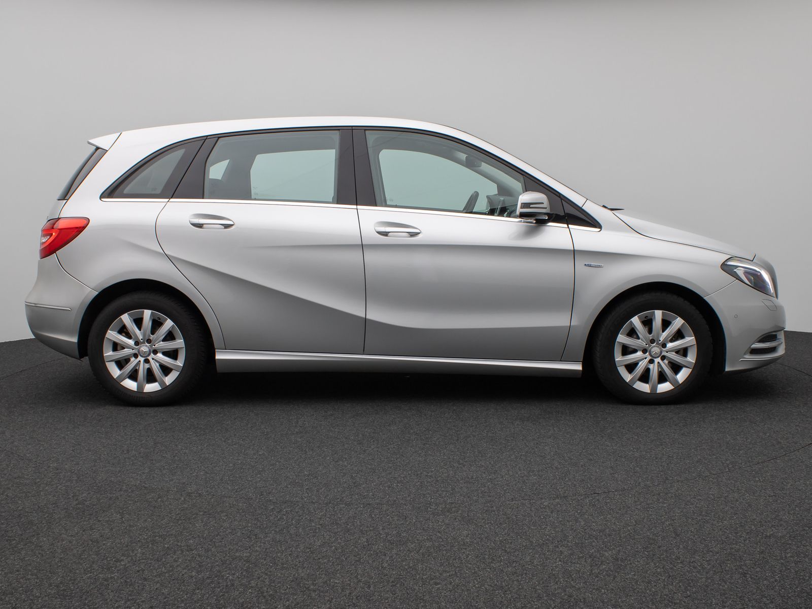 Fahrzeugabbildung Mercedes-Benz B 180 CDI Navi Sitzhzg Bi-Xenon PDC Klimaautomat