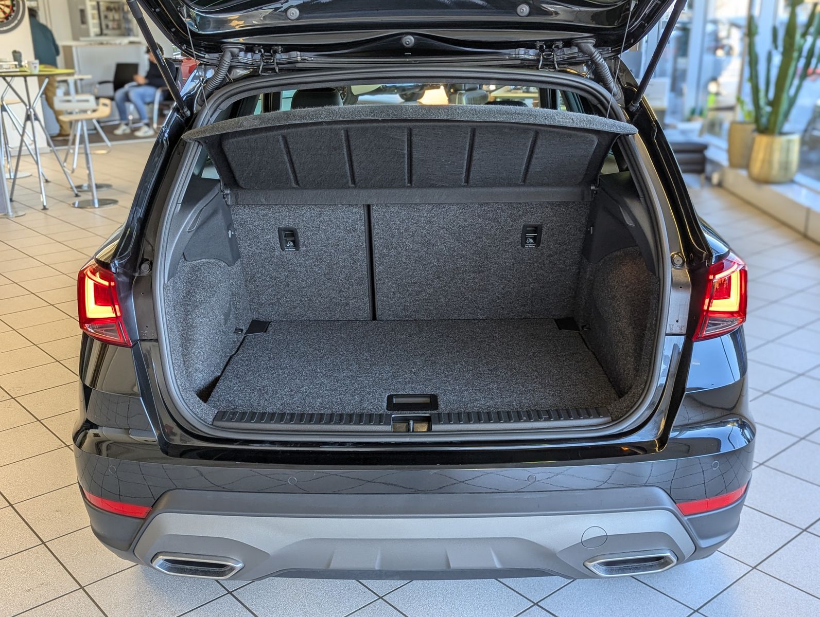 Fahrzeugabbildung SEAT Arona 1.5 TSI DSG FR LED ACC Cam Dinamica AHK 18