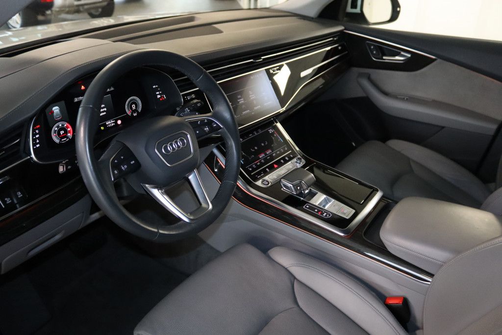 Fahrzeugabbildung Audi Q8 50 TDI qu.-Luft-Virtual-360°-B&O-HUD-AHK-STHZ