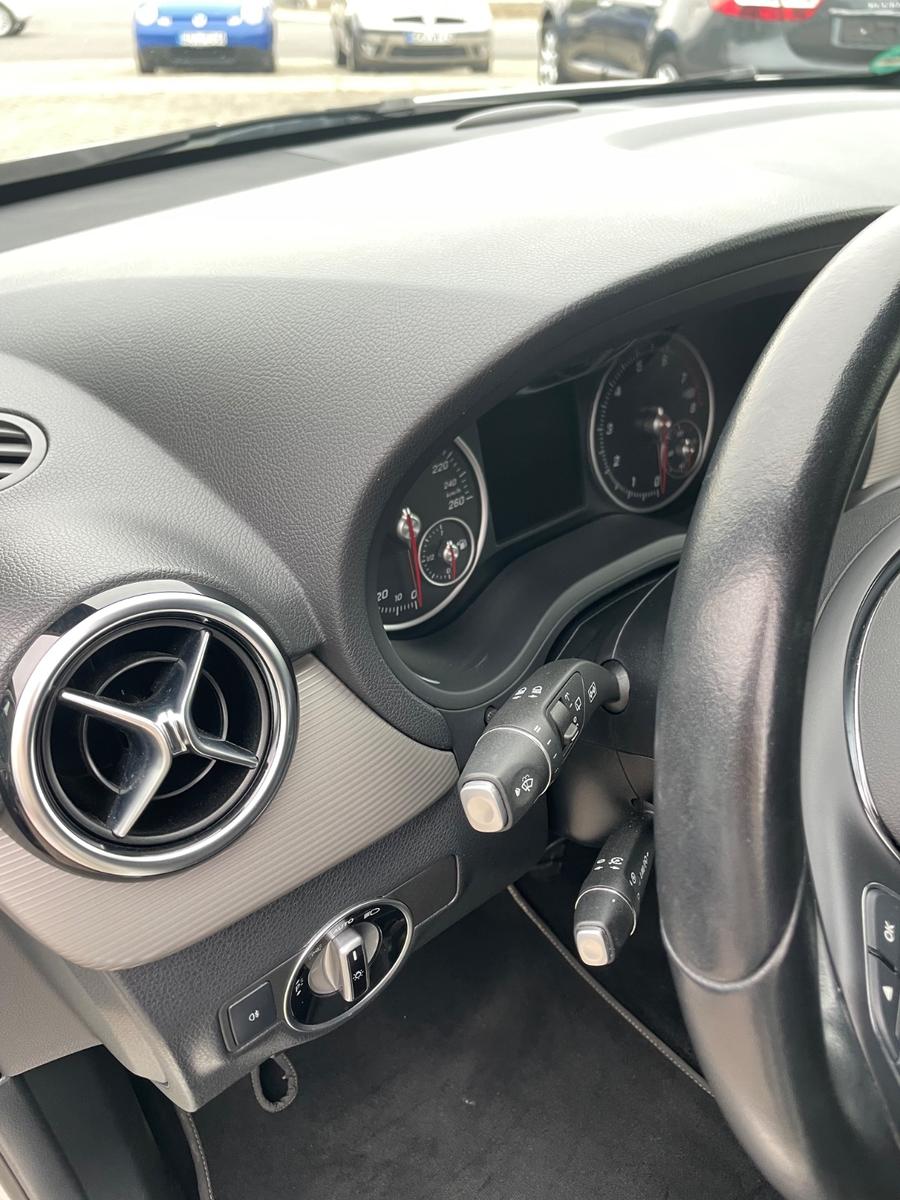 Mercedes-Benz B 180 | 7G-DCT Automatik | LED Scheinw. | Tempo.