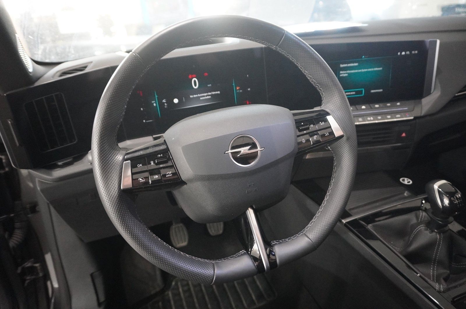 Fahrzeugabbildung Opel Astra L ST 1.2T GS SPORT NAVI/LED/360°/PANO/HUD
