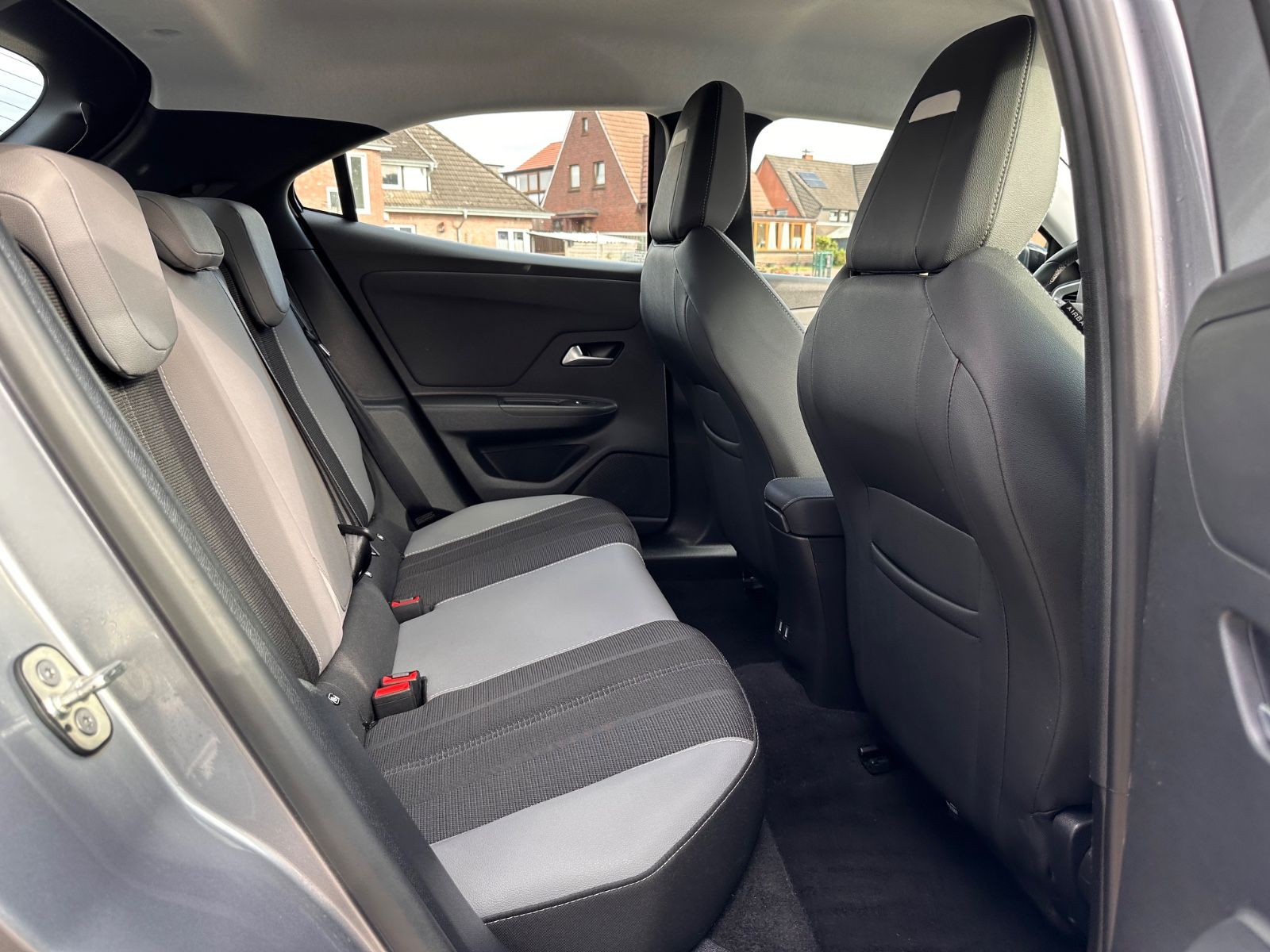 Fahrzeugabbildung Opel Mokka Business Elegance LED/PDC/APP/Kamera/Kessy