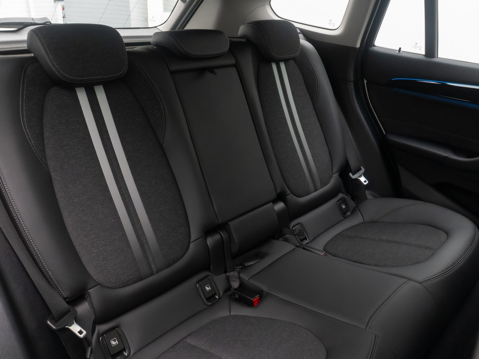 Fahrzeugabbildung BMW X1 xD25e Sport Line ParkAss DAB Navi LED 18Zoll