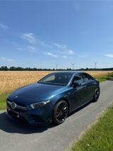 Mercedes-Benz A 35 AMG Mercedes-AMG Limousine  - : Blau, Mercedes