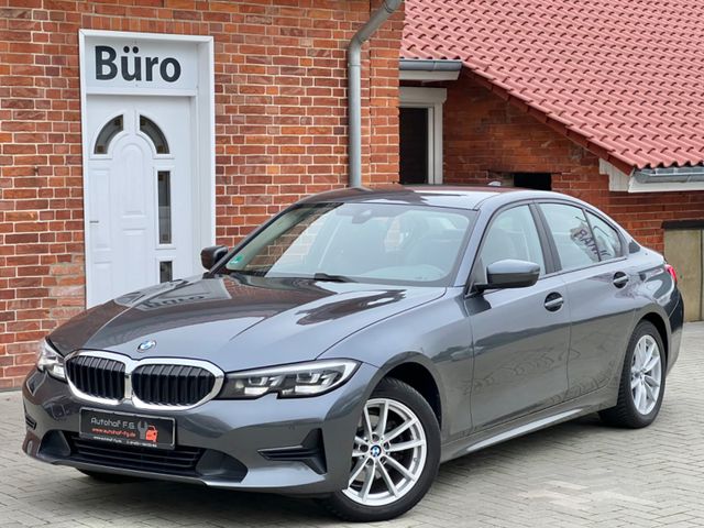 BMW 320 3Lim.320i*CARPLAY/NAVI/SHZ/LANE-ASSIST/PDC*