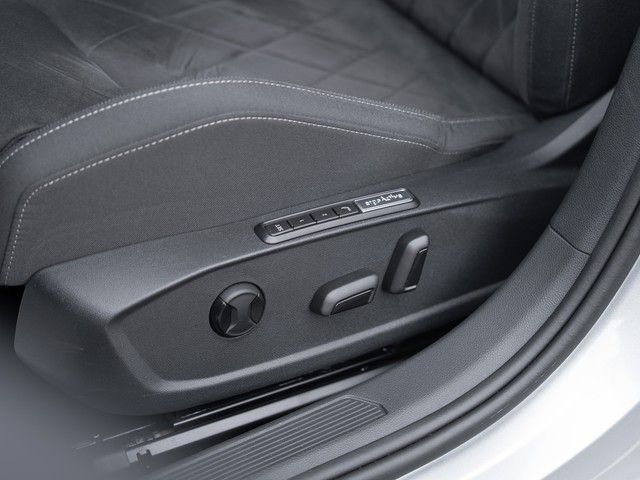 Golf VIII Variant Style TDI DSG Matrix ACC Lenkr