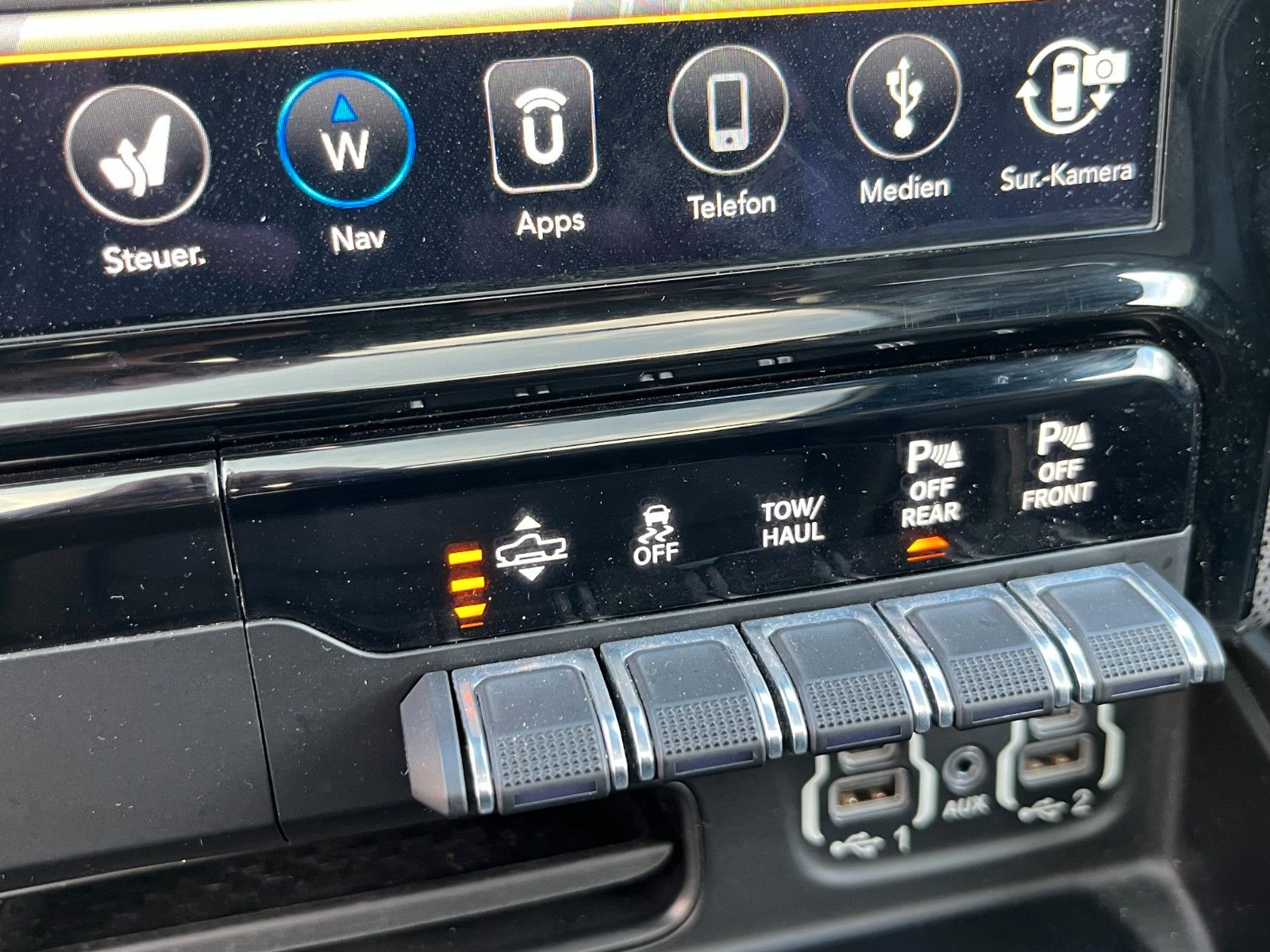 Fahrzeugabbildung Dodge RAM 1500 Limited *AHK*PANO*LPG*360°