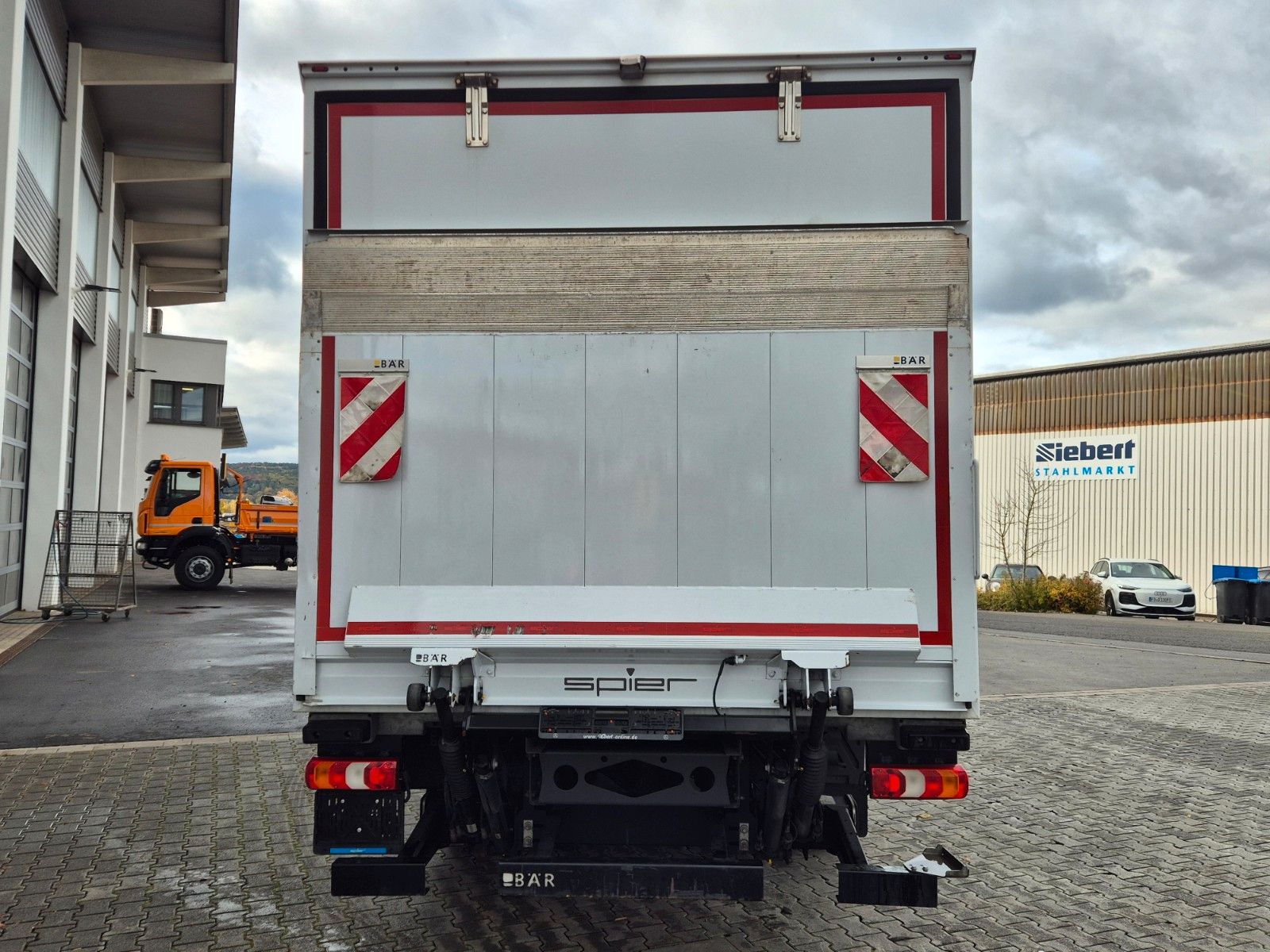 Fahrzeugabbildung Mercedes-Benz Atego 818 L 4x2 LBW ThermoKing V-600