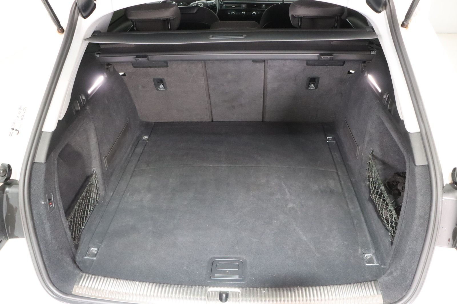 Fahrzeugabbildung Audi A4 Avant 3.0 TDI design * HUD * AHK