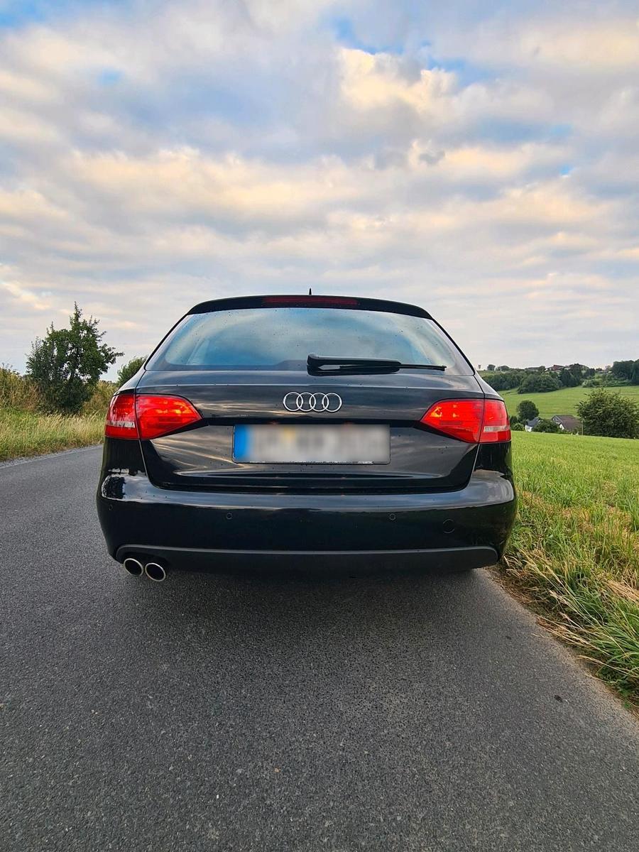 Audi A4 2009 — photo 9