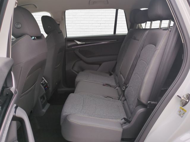 Fahrzeugabbildung SKODA Kodiaq 1.5 TSI Selection DSG 7-SITZE MATRIX NAVI