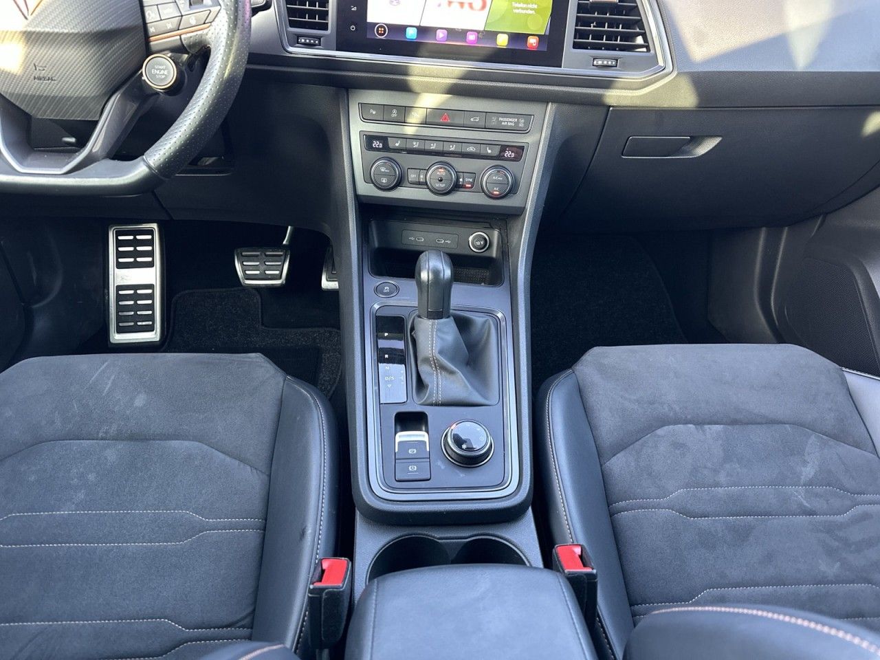 Fahrzeugabbildung CUPRA Ateca 2.0 TSI 300 PS DSG 4Drive - mit KI generiert/bearbeitet