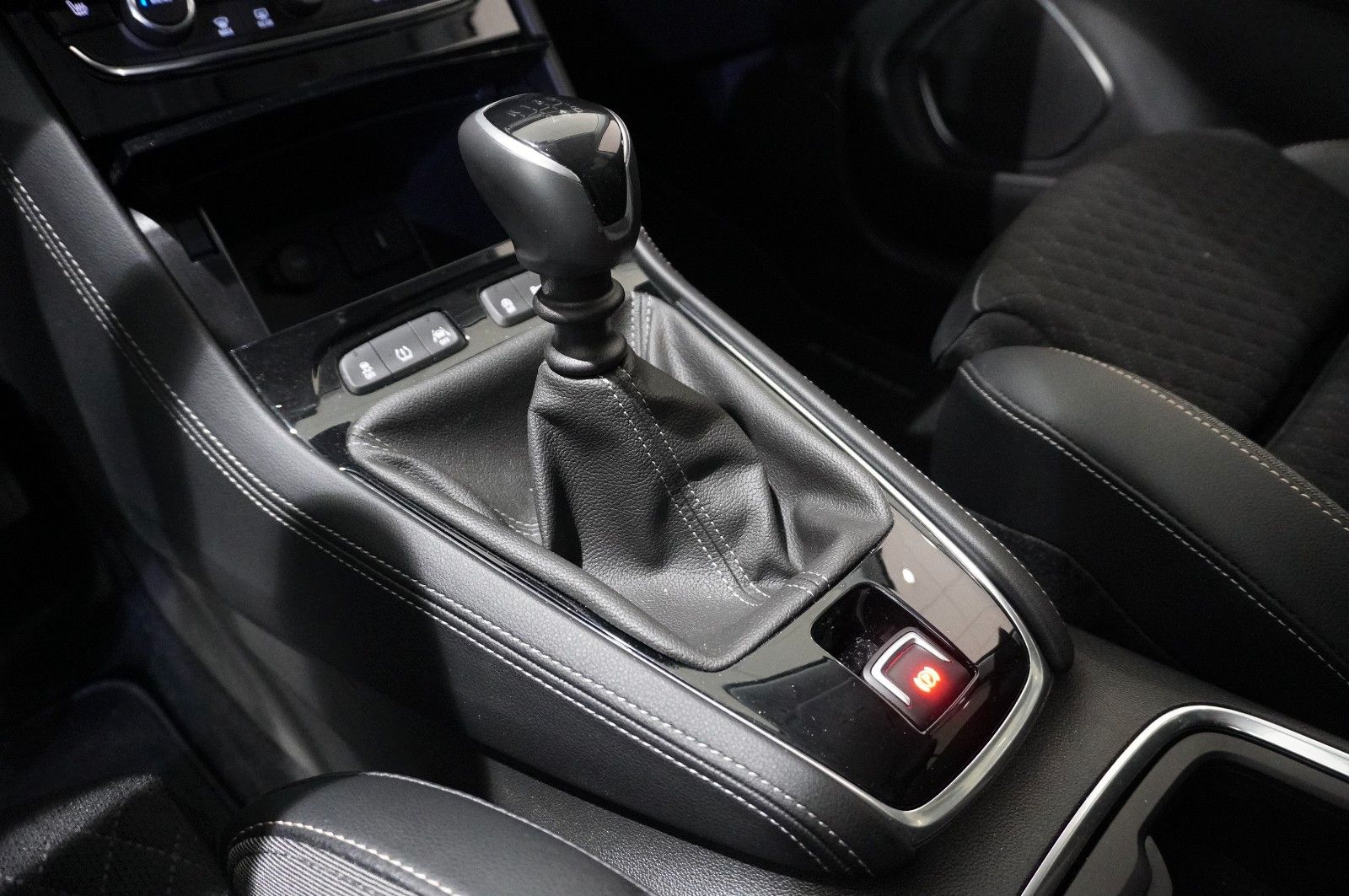 Fahrzeugabbildung Opel Grandland (X) 1.5D BUSINESS NAVI/LED/KAMERA/DAB+