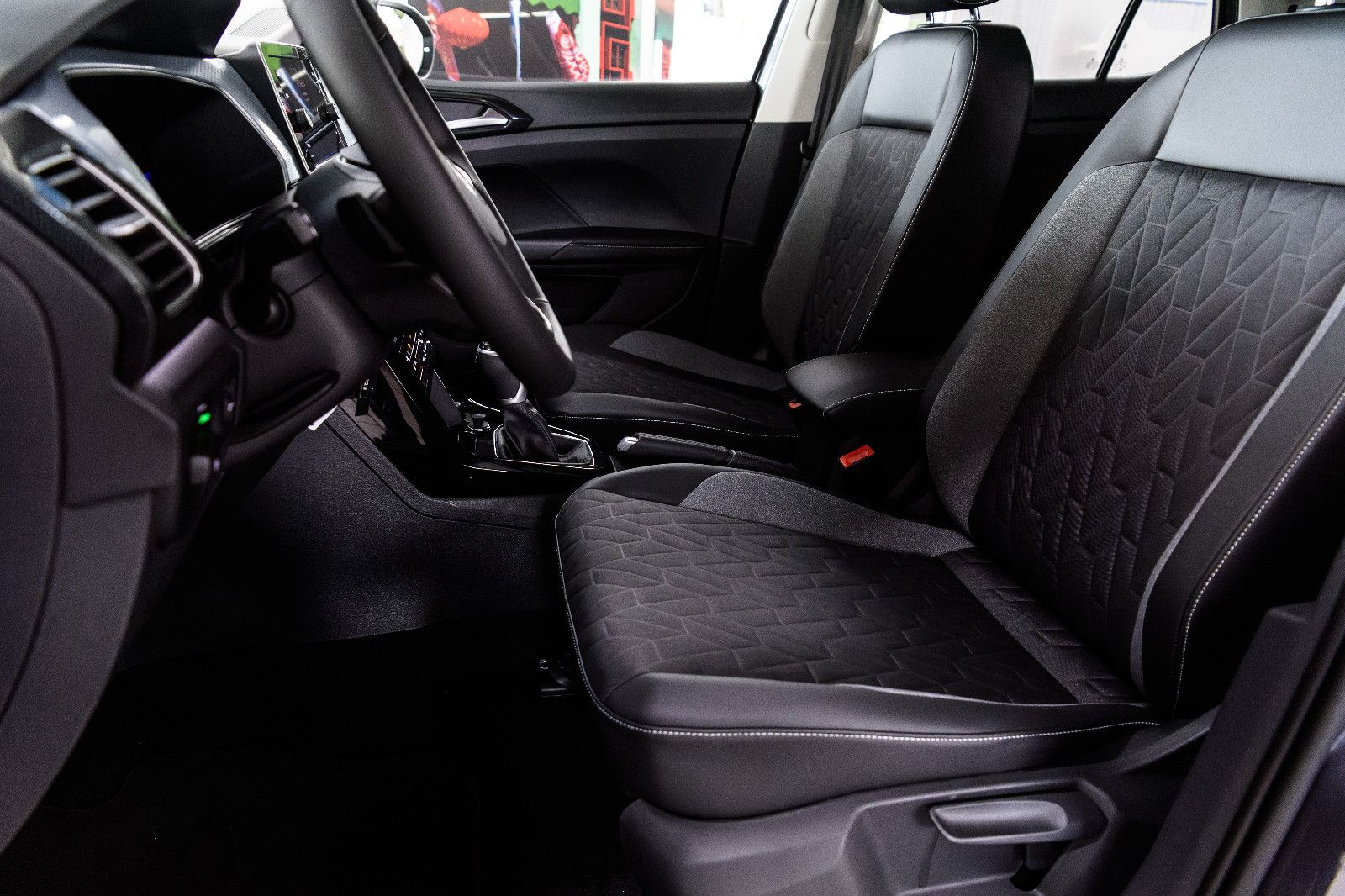 Fahrzeugabbildung Volkswagen T-Cross 1.0 TSI 85 kw Energy DSG+AHK+Kamera