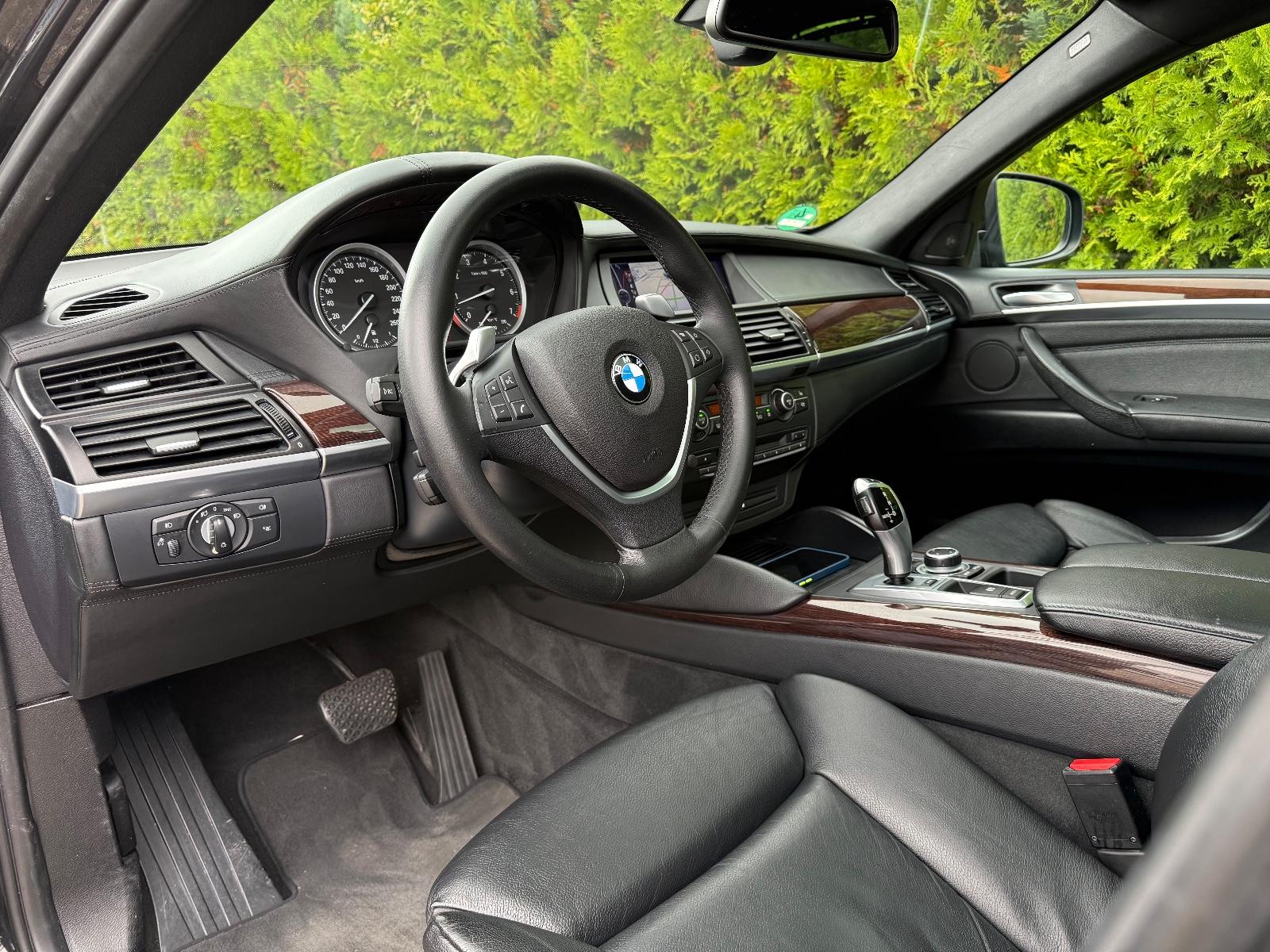 BMW X6 xDrive50i 4.4 V8 408 ch BVA 4x4 / Head-Up Display / Toit ouvrant / Cuir / Caméra de recul