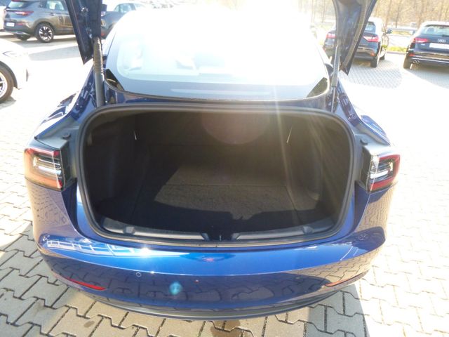Fahrzeugabbildung Tesla Model 3 Standard RWD >Wärmep/Autopilot/Glasdach<