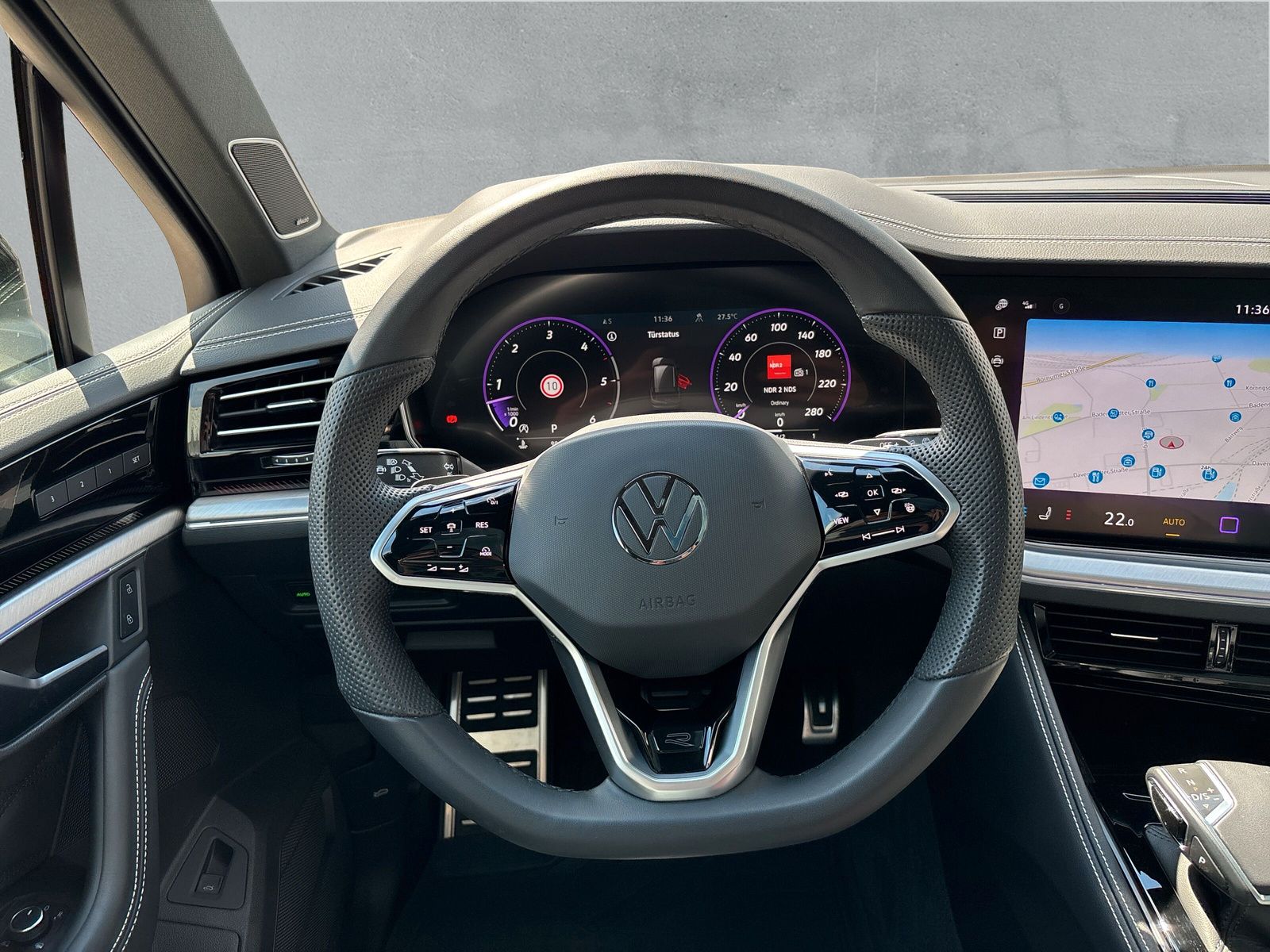 Fahrzeugabbildung Volkswagen Touareg 3.0 TDI 4Mot. R-Line AHK PANO HuD Keyles