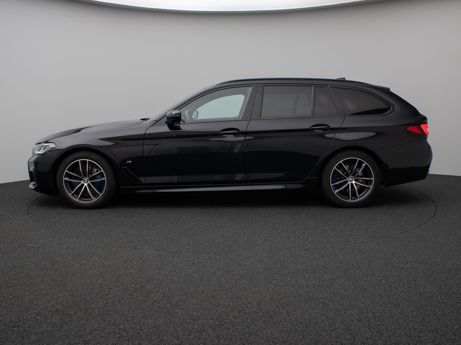 Fahrzeugabbildung BMW 530d  M Sport Panorama Kamera Laser HUD DAB HiFi