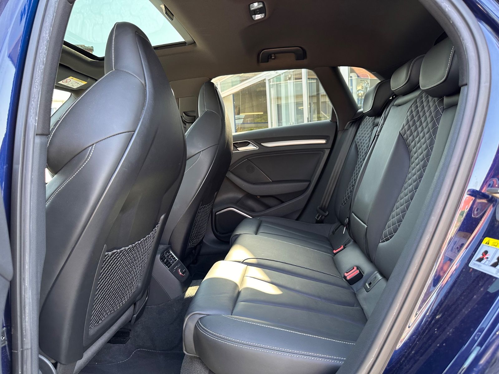 Fahrzeugabbildung Audi S3 Sportback 2.0 TFSI quattro Pano/Leder/B&O/LED