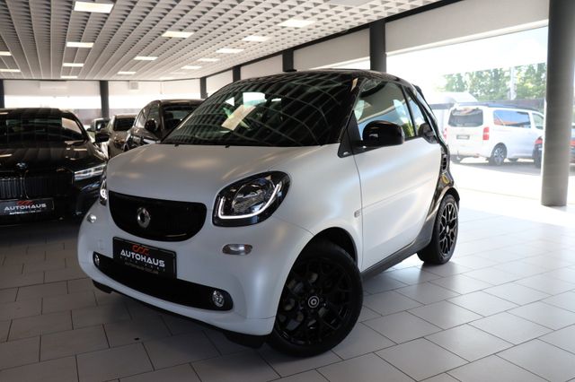 Fahrzeugabbildung Smart ForTwo Cabrio|AUT.|NAVI|LEDER|SHZ|JBL|LED