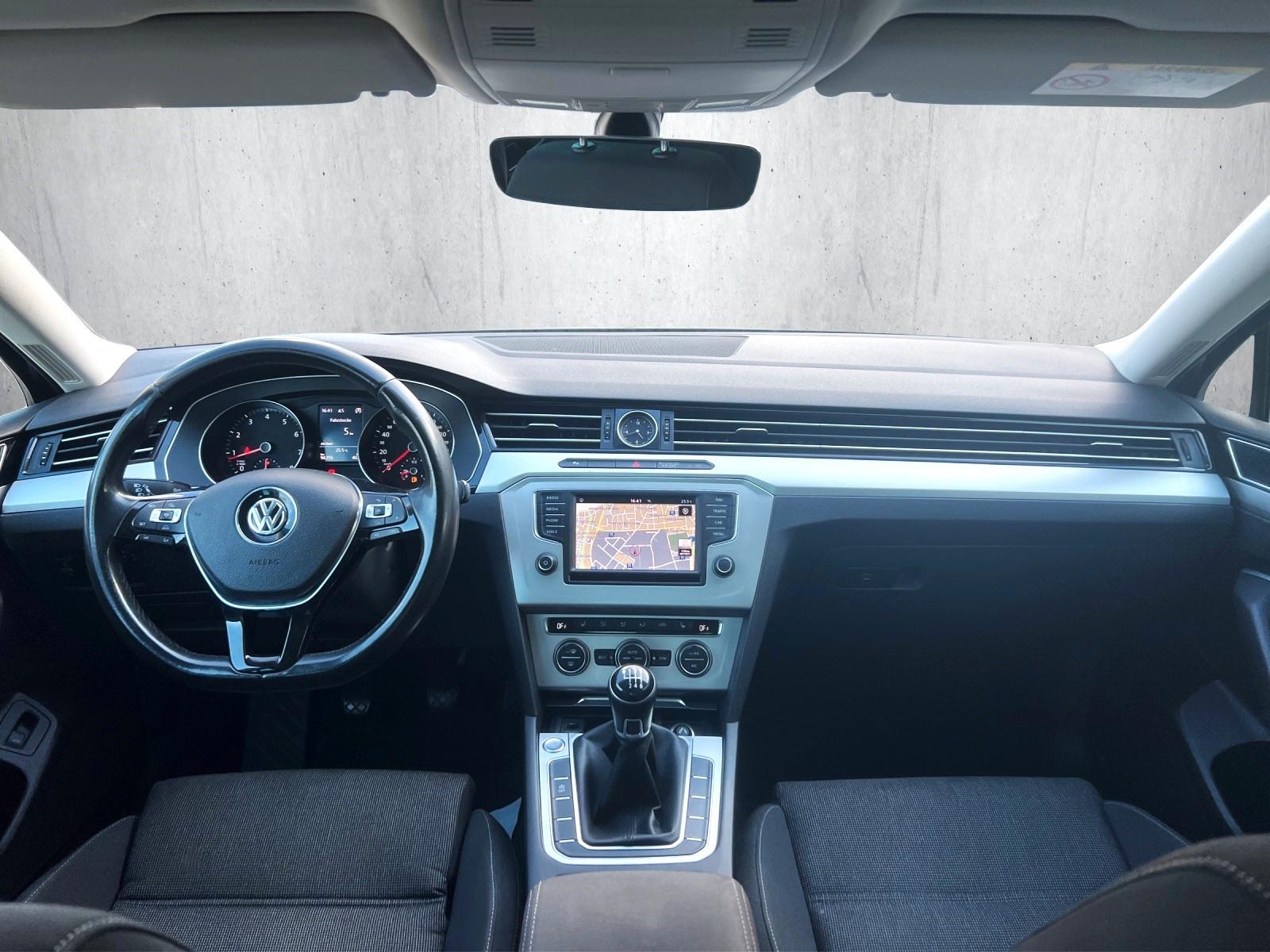 Volkswagen PASSAT°LIMO°COMFORTLINE°NAV°LED°SHZ°ACC°PDC°