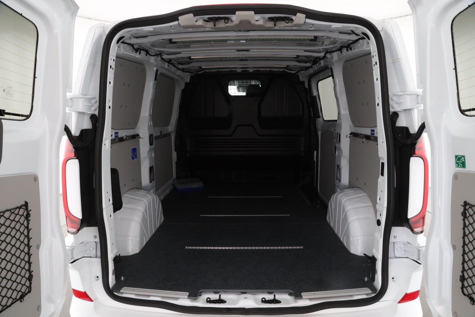Volkswagen T7 Transporter - Bild 10