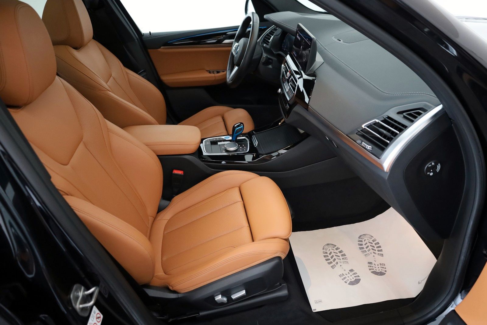 Fahrzeugabbildung BMW iX3 Inspiring+M Sport,Leder,Navi,LED,SH,Panorama