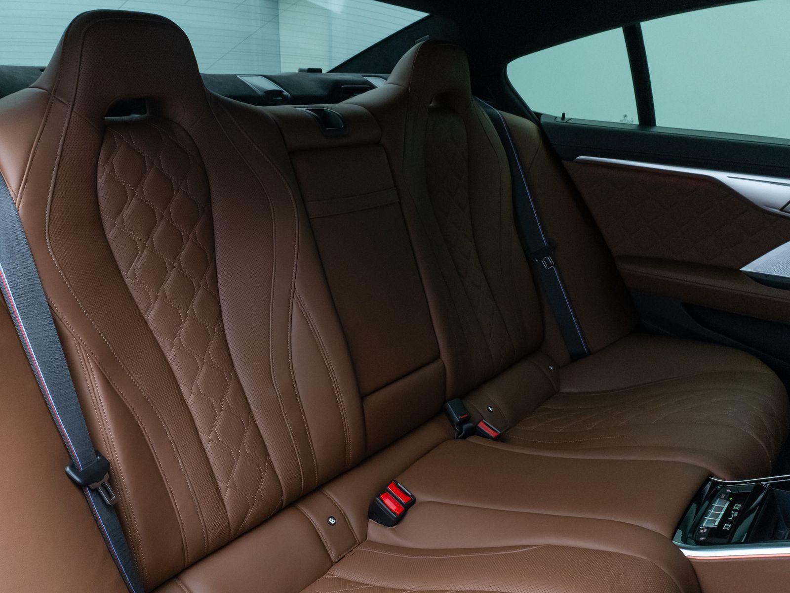 Fahrzeugabbildung BMW M8 Competition xD Gran Coupé 360°Laser HUD B&W